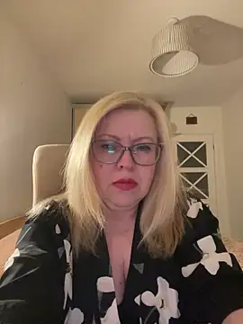 Snapshot of JanieLight53 chatting on 1, 6, 2026 JanieLight53 online show from 1, 6, 2026