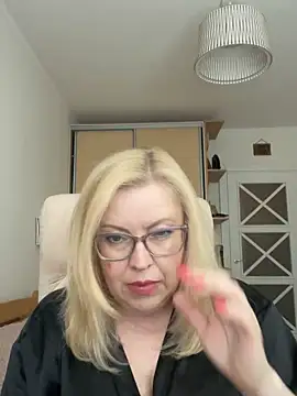 Snapshot of JanieLight53 chatting on 10, 6, 2026 JanieLight53 online show from 10, 6, 2026