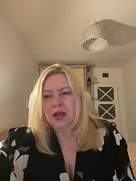 Snapshot of JanieLight53 chatting on 18, 6, 2026 JanieLight53 online show from 18, 6, 2026