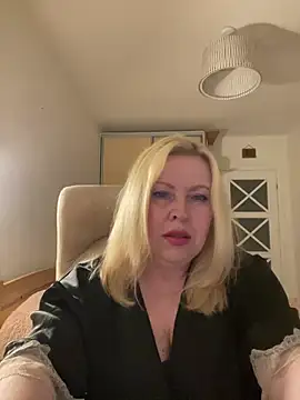 Snapshot of JanieLight53 chatting on 19, 6, 2026 JanieLight53 online show from 19, 6, 2026