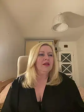 Snapshot of JanieLight53 chatting on 20, 6, 2026 JanieLight53 online show from 20, 6, 2026