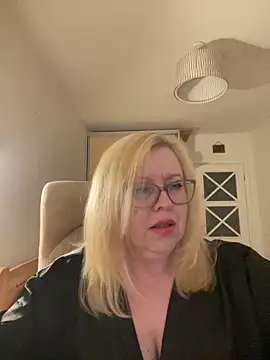 Snapshot of JanieLight53 chatting on 22, 6, 2026 JanieLight53 online show from 22, 6, 2026