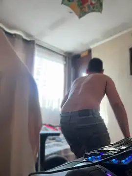 Cr1sXPorn online show from 24, 4, 2026