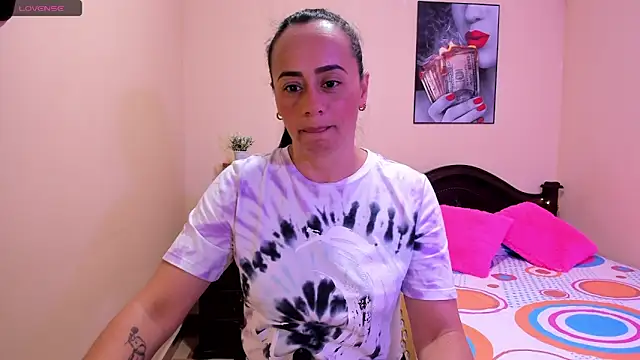 Snapshot of sara_florez12 chatting on 14, 5, 2026 sara florez12 online show from 14, 5, 2026