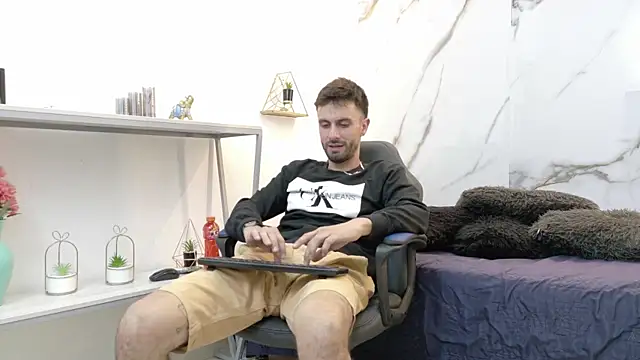 Snapshot of KingOfTemptation chatting on 17, 6, 2026 KingOfTemptation online show from 17, 6, 2026