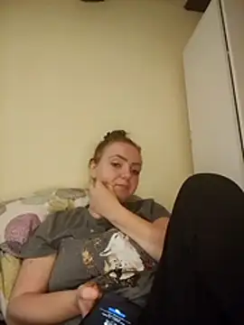 Bella-Monroe online show from 12, 4, 2026