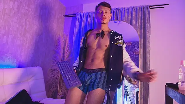 davis saint online show from 6, 4, 2026