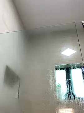 Snapshot of OneUp_Close chatting on 12, 5, 2026 OneUp Close online show from 12, 5, 2026