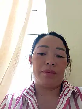 Snapshot of Yellow-pink chatting on 23, 7, 2026 Yellow-pink online show from 23, 7, 2026