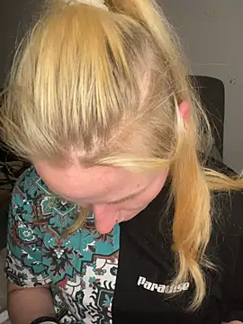 HotPurpleHaze online show from 26, 3, 2026