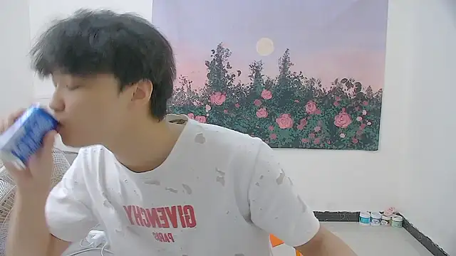 Snapshot of icecream-002 chatting on 19, 5, 2026 icecream-002 online show from 19, 5, 2026