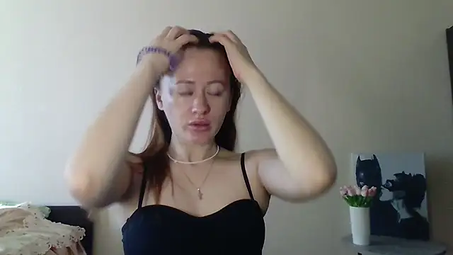 Whisper Of Desire online show from 28, 4, 2026