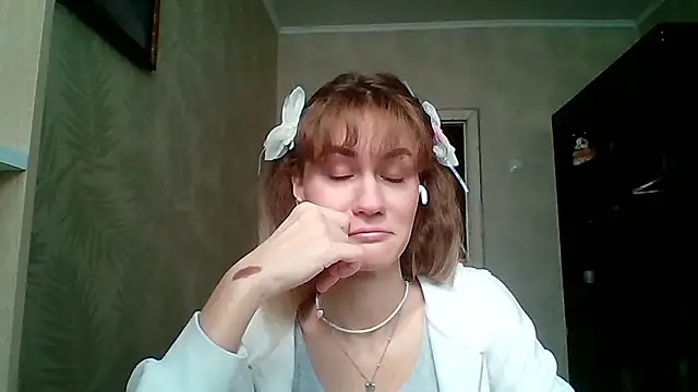 ElenoreHolguin online show from 10, 3, 2026