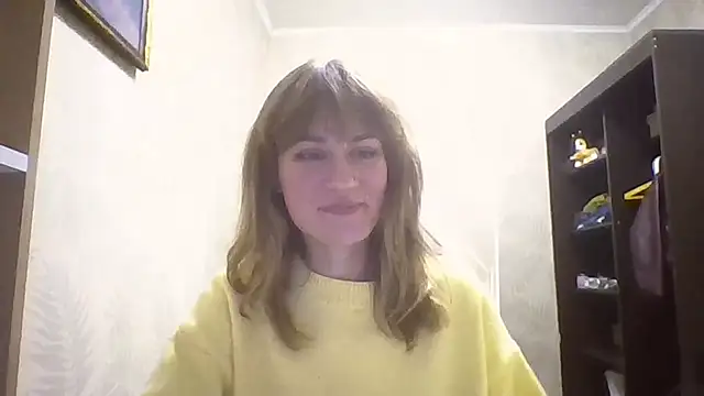 ElenoreHolguin online show from 18, 4, 2026