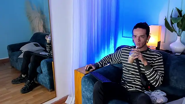 Skinny Mac online show from 4, 4, 2026