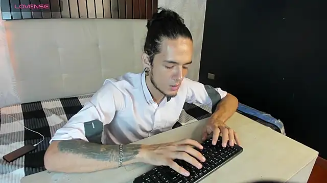 Skinny Mac online show from 16, 4, 2026