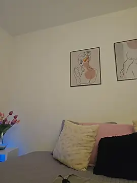 Victoria Evanss online show from 12, 4, 2026