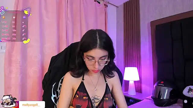 Snapshot of Molly_A chatting on 18, 4, 2026 Molly A online show from 18, 4, 2026
