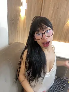 Queen Chanel XXX online show from 17, 3, 2026