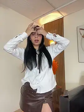 Queen Chanel XXX online show from 19, 4, 2026