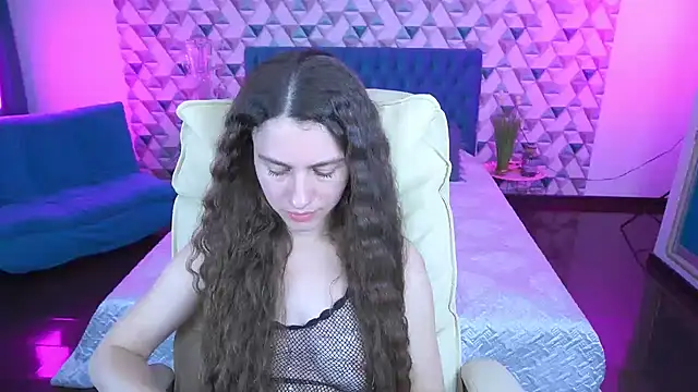 LittleJulii online show from 19, 4, 2026