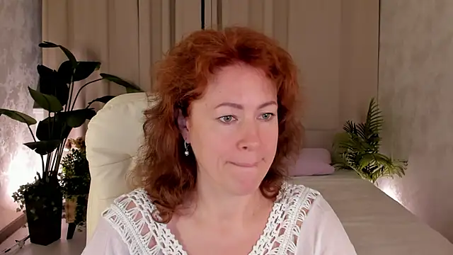 LeticiaRomano online show from 4, 6, 2026
