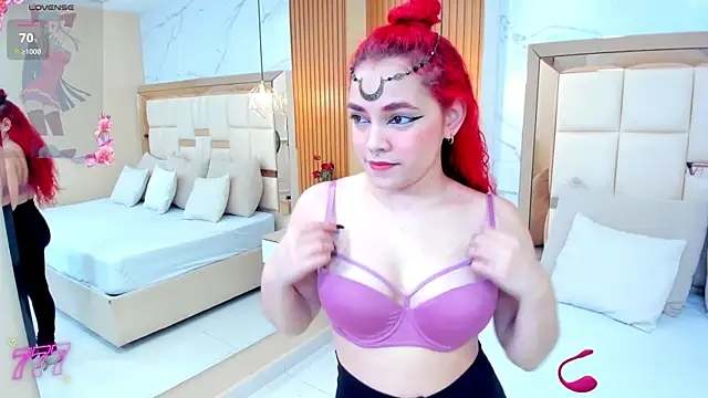 Snapshot of luna_veega chatting on 27, 7, 2026 luna veega online show from 27, 7, 2026