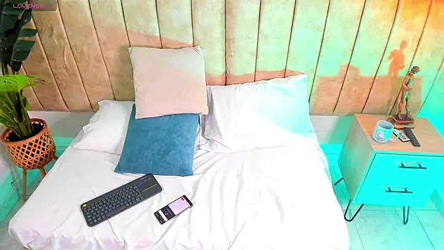 AgathaSavage online show from 6, 4, 2026