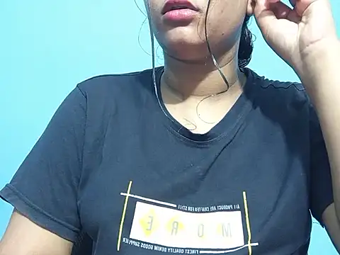 Emma 4433 online show from 4, 4, 2026