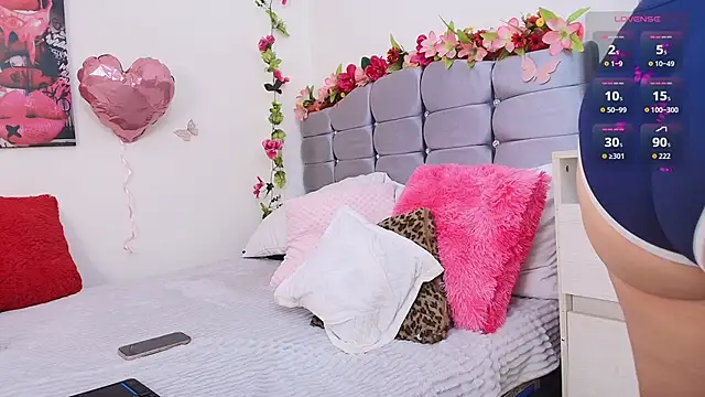 Isabella Roses  online show from 7, 4, 2026