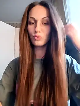 Snapshot of LunaCrystall chatting on 9, 4, 2026 LunaCrystall online show from 9, 4, 2026