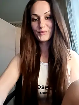 Snapshot of LunaCrystall chatting on 10, 5, 2026 LunaCrystall online show from 10, 5, 2026