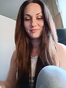 Snapshot of LunaCrystall chatting on 19, 5, 2026 LunaCrystall online show from 19, 5, 2026