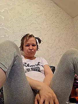 Snapshot of _LOLA-LOLA_ chatting on 11, 4, 2026 LOLA-LOLA online show from 11, 4, 2026