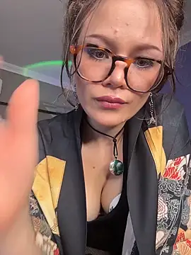 Snapshot of Tallulah_Kinky chatting on 15, 5, 2026 Tallulah Kinky online show from 15, 5, 2026