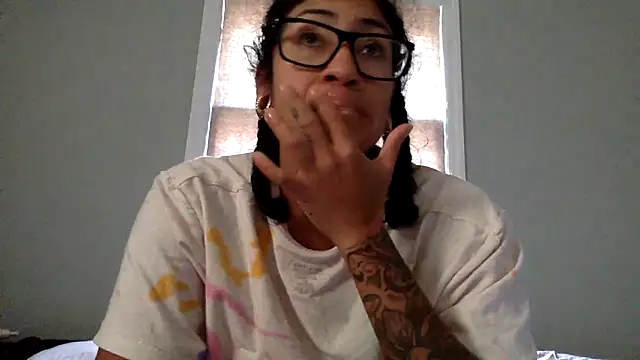 LatinaLoka online show from 21, 3, 2026