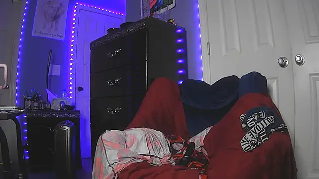 Snapshot of UriUniverse69 chatting on 4, 7, 2026 UriUniverse69 online show from 4, 7, 2026