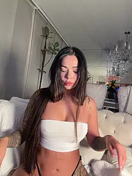 amy  laurie online show from 19, 4, 2026