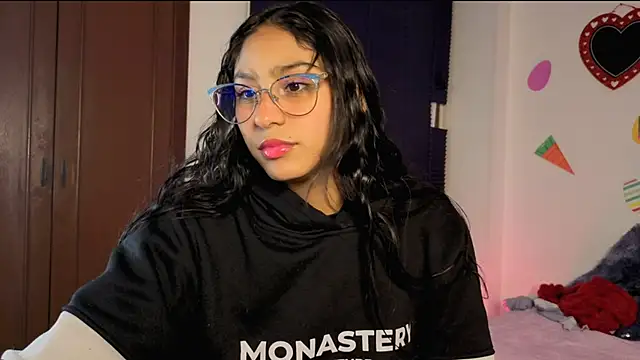 PaulaCutexs online show from 15, 4, 2026