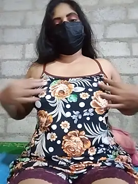 Snapshot of SLNISHU chatting on 4, 6, 2026 SLNISHU online show from 4, 6, 2026