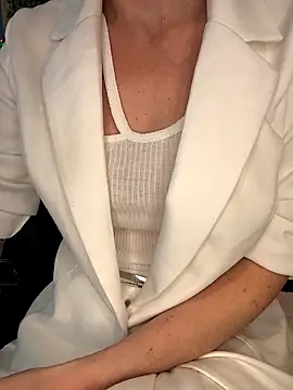 EvaliXiouss online show from 16, 4, 2026