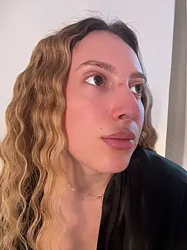 EvaRyen  online show from 15, 4, 2026