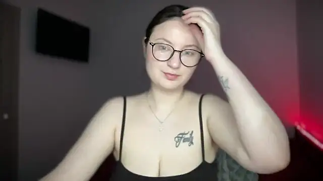 Snapshot of locaalise chatting on 8, 5, 2026 locaalise online show from 8, 5, 2026