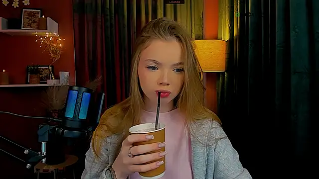 maddy moah online show from 27, 4, 2026