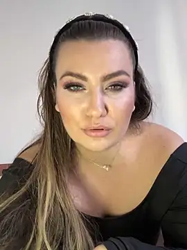 Snapshot of SweetCurvess chatting on 14, 3, 2026 SweetCurvess online show from 14, 3, 2026