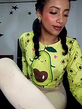 Snapshot of KattyBerryX chatting on 19, 6, 2026 KattyBerryX online show from 19, 6, 2026