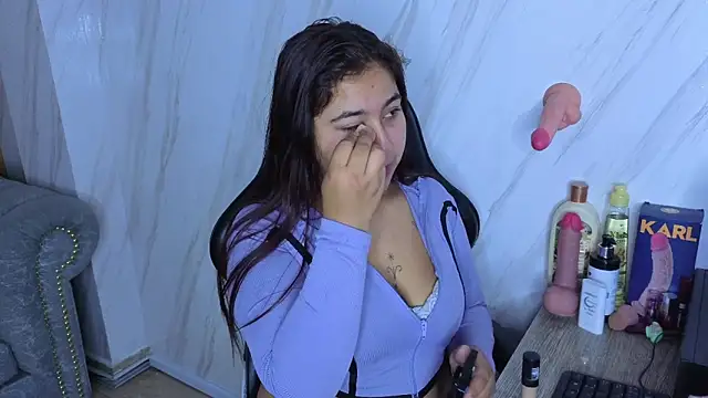 Lunafemme tf online show from 25, 4, 2026