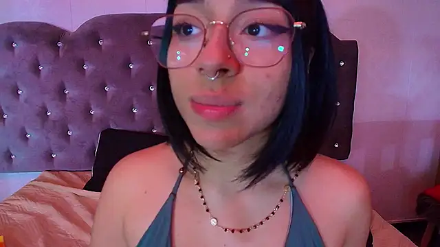 Amarantha rosse online show from 18, 4, 2026