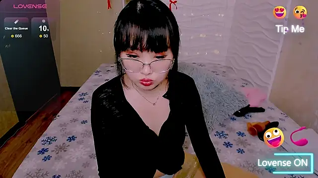 Akiko Yun online show from 20, 3, 2026
