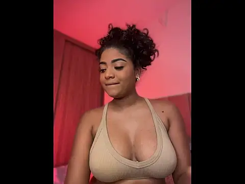 Snapshot of karlymonroe chatting on 12, 6, 2026 karlymonroe online show from 12, 6, 2026